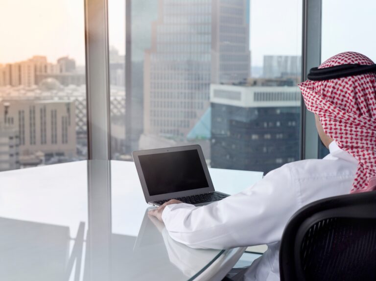 Shutterstock 1015906888 1 768x574 1