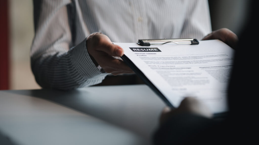 The hr department is reviewing the resumes of job 2023 01 25 11 06 52 utc 1024x576