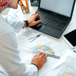 Young muslim businessman in traditional outfit wor 2023 11 27 05 28 57 utc 150x150